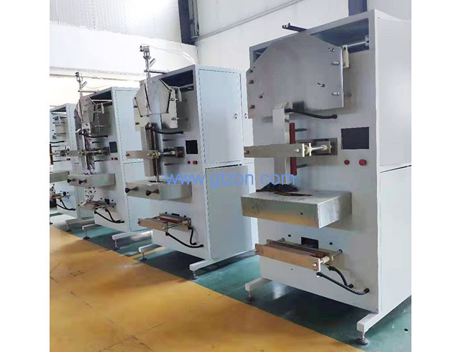 1585467930102364.jpg 液體灌裝機(jī),稱(chēng)重灌裝機(jī),定量灌裝機(jī)