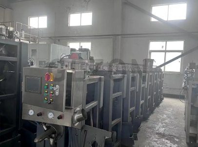 液體灌裝機(jī),稱(chēng)重灌裝機(jī),定量灌裝機(jī) 液體灌裝機(jī),稱(chēng)重灌裝機(jī),定量灌裝機(jī)
