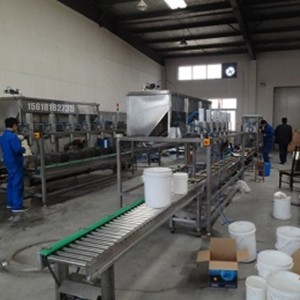 氣動(dòng)式灌裝機(jī)_25升灌裝機(jī)_可對(duì)不同高粘度流體進(jìn)行灌裝